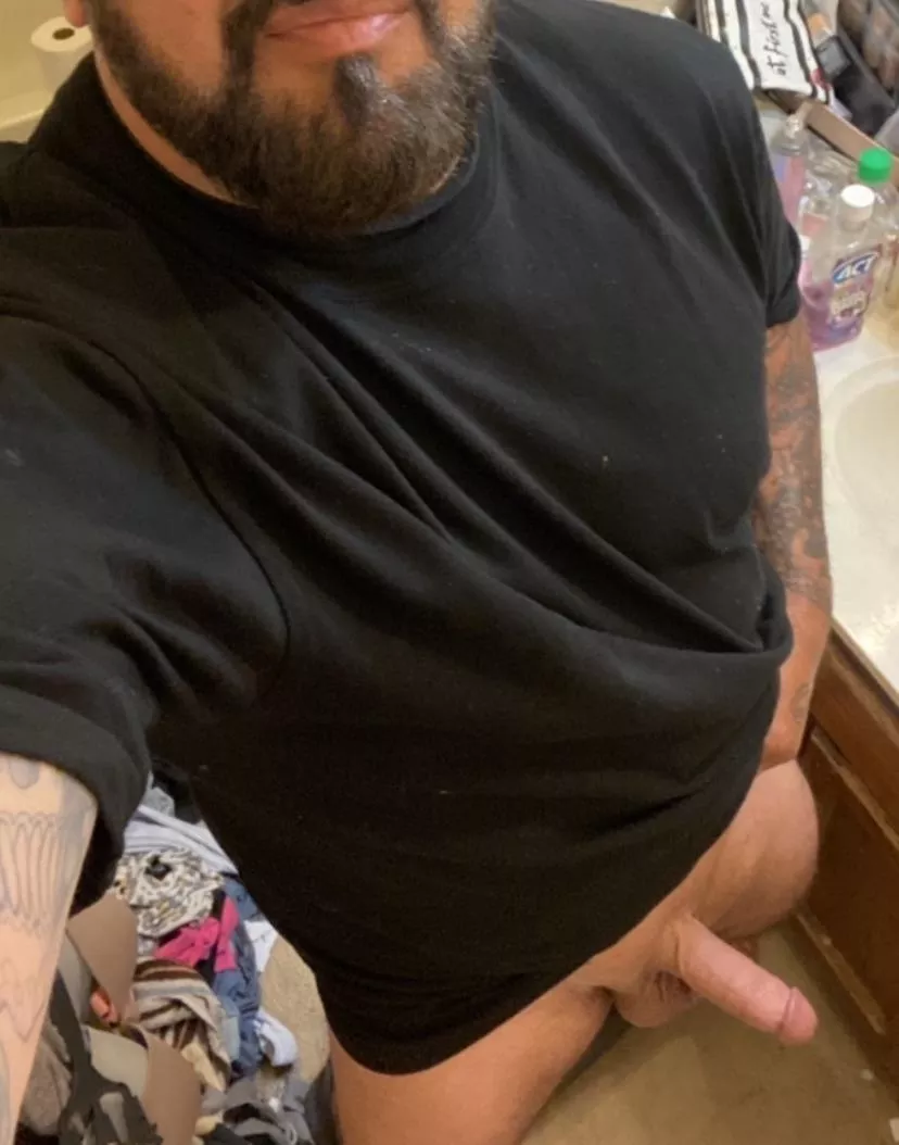 My bathroom selfie 🤳 posted by couple4fun209