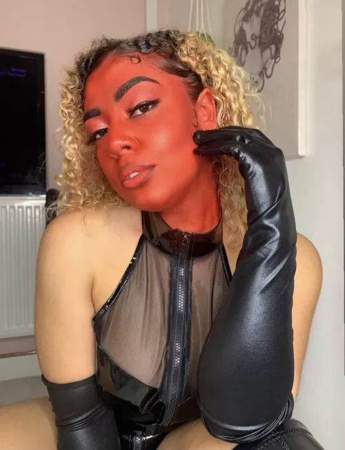 My beauty is your fatality by belladonnarivae