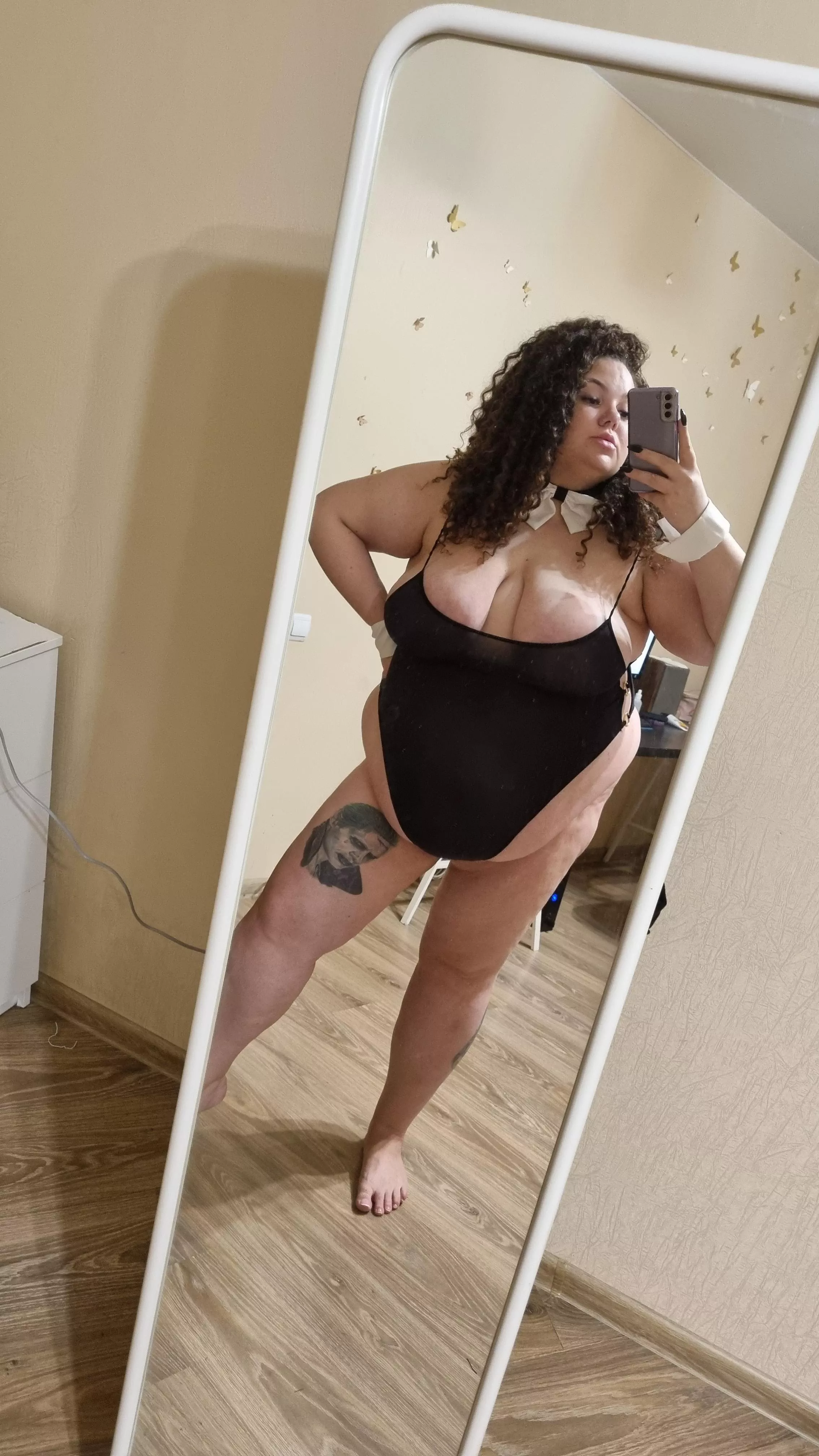 My belly soooo big for this suit😅 posted by AliceMars