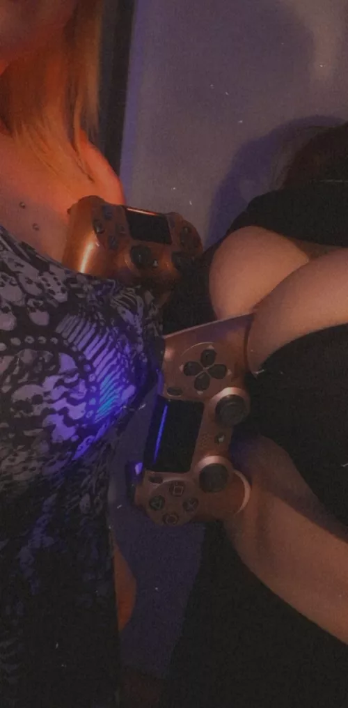 My BFF is my player 2 ❤ by RandomWoman666