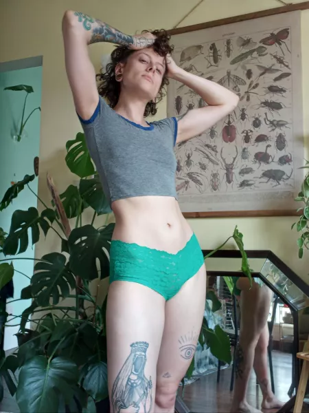 My boish thirsty picture of the day by LayneeDivinee