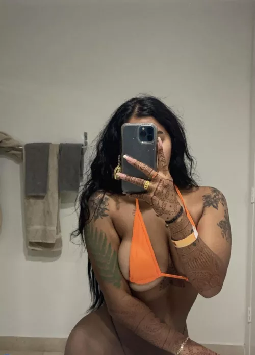 My boobs don’t want to stay in ! by Boomshakhalaka