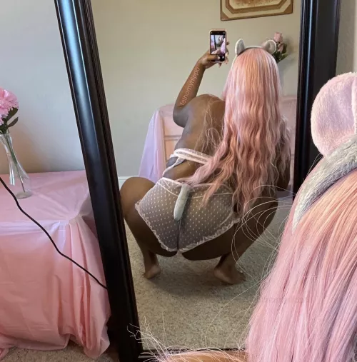 My booty is squishy!! by fathornyhippo