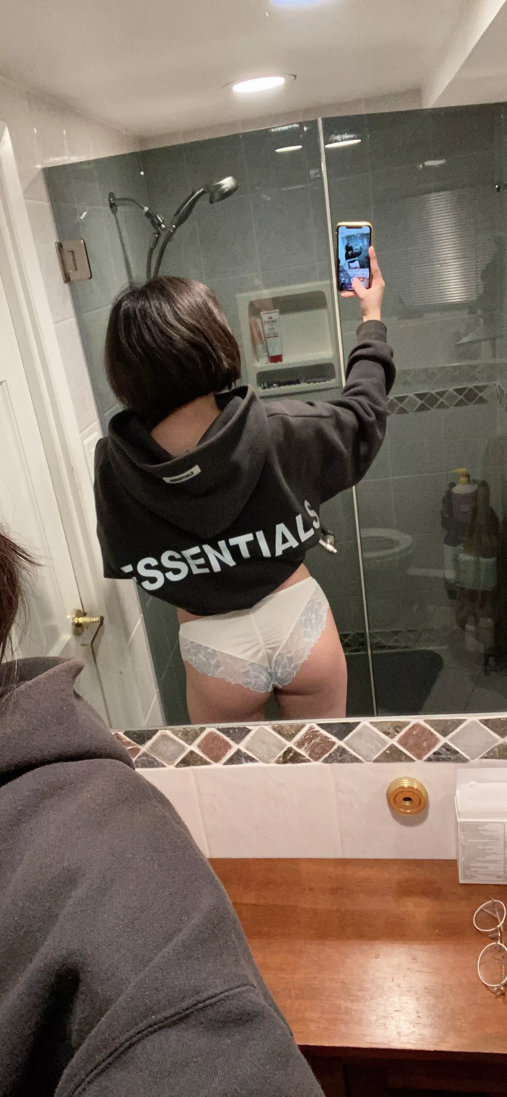 My booty wanted to be part of the selfie posted by ErikaBulbasaur