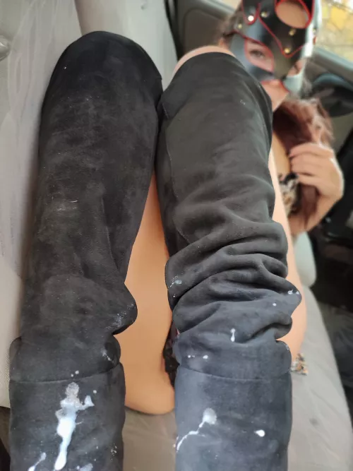 My Boyfriend's Fetish - Cum On My Boots by Kate_rabbit