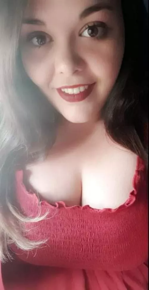 My busty tits ;) by queenmissy94