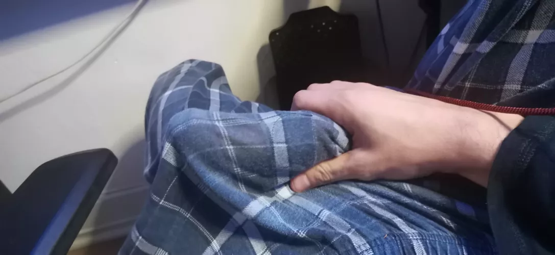 My comfy pajamas made me a little hard... by Mattuke