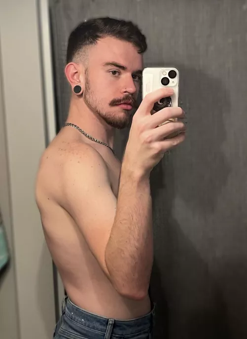 my confidence after a haircut 🆙⬆️☝️ by yakobiixx