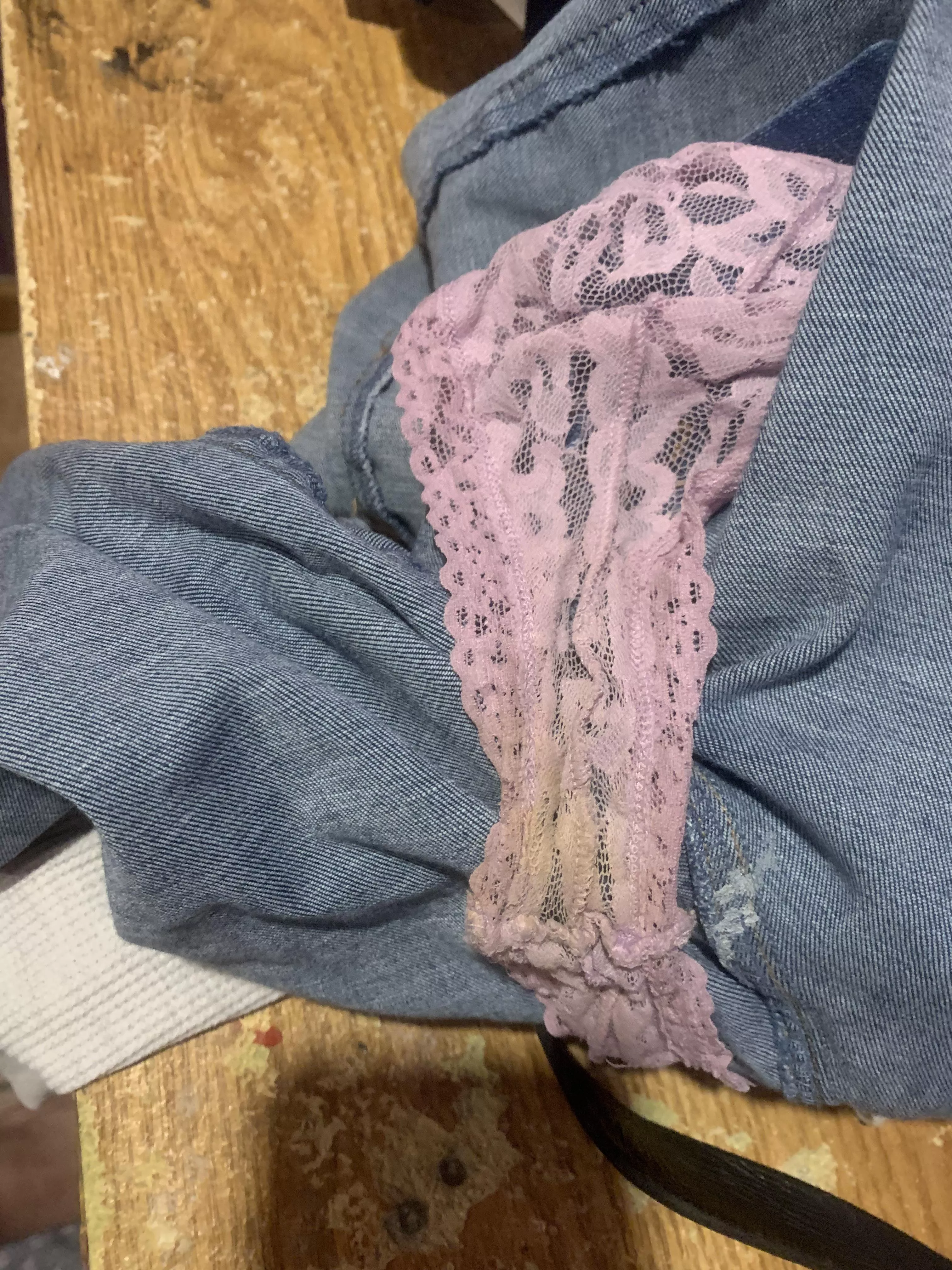 My cousins dirty panties posted by wyobull307
