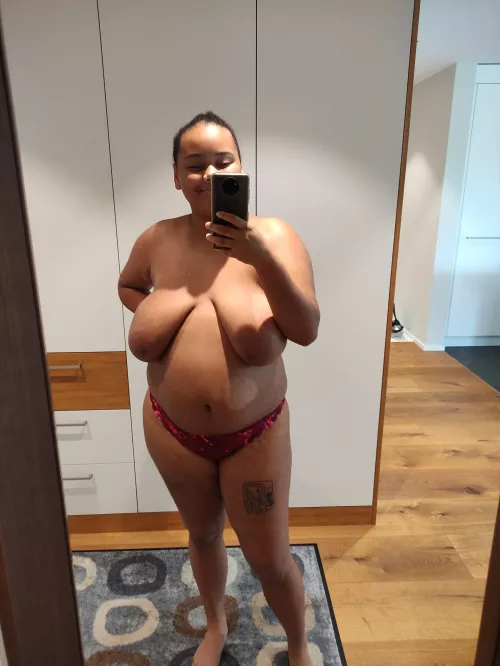 my curves are so beautiful 🥰 by curvypotchi