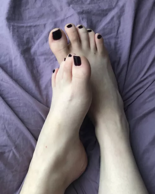 My cute lil feet by littlefeet420