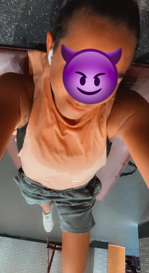 My distractions not working anymore any suggestions 😏😏😈 by Turbulent_Lie1024