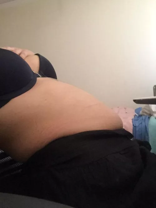 my doctor told me i have to gain weight so i'm looking for a feeder/sponsor to help me out 😊 by tinytumm