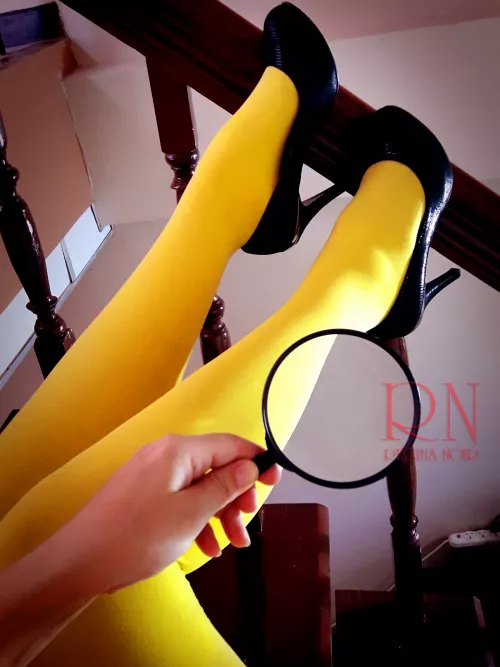 My dream is to stay alone in the old house... by Regina_noir