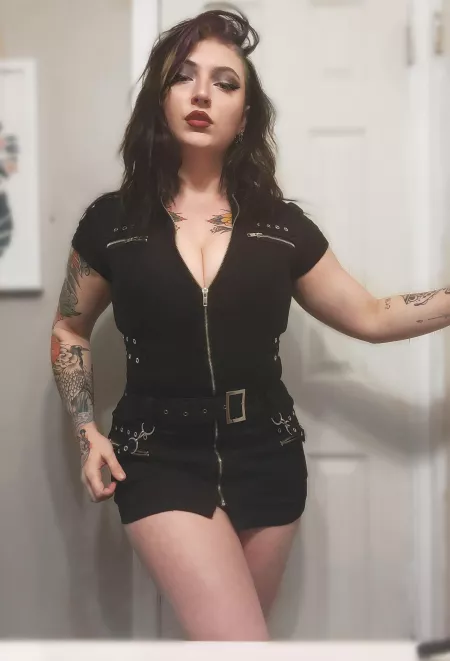 My dress is a little short but you don't mind do you? 😉🖤 by silverfauxx