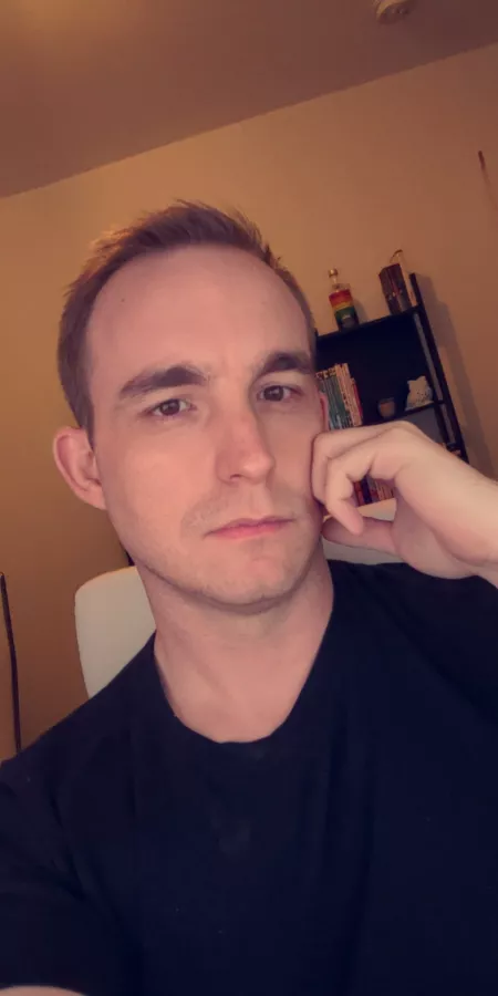 My face waiting in the New World queue 😒 by ageOfBadz