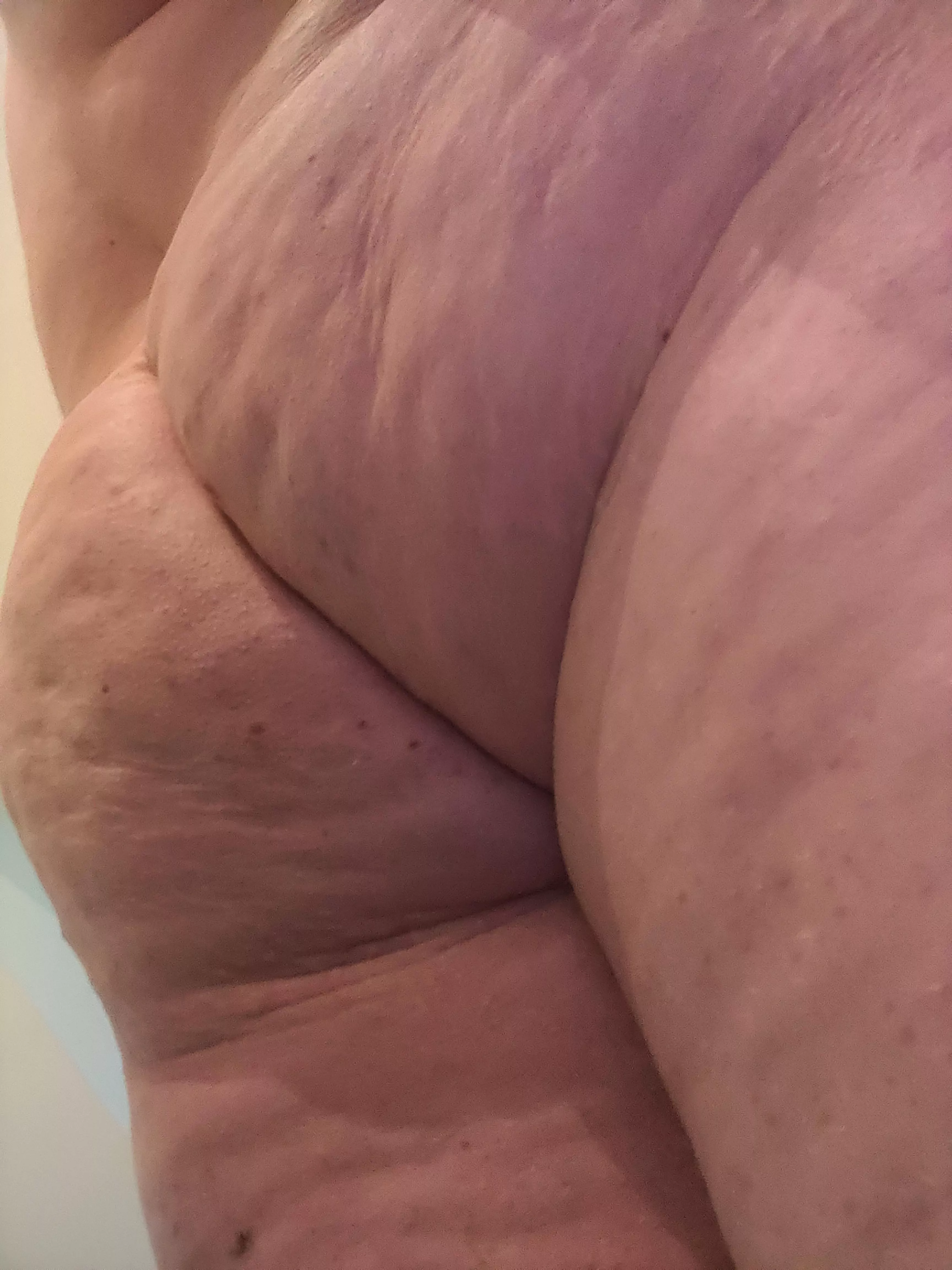 My fat ass is lonely anybody want to keep me company😋 posted by InformationThis3601