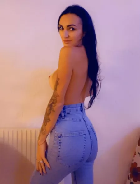 My fave pair of jeans! No top needed 😉 by tropicchica