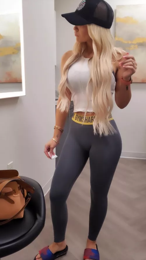 My FAVE Yoga Pants 💜💚❤ by krystal_a_fit