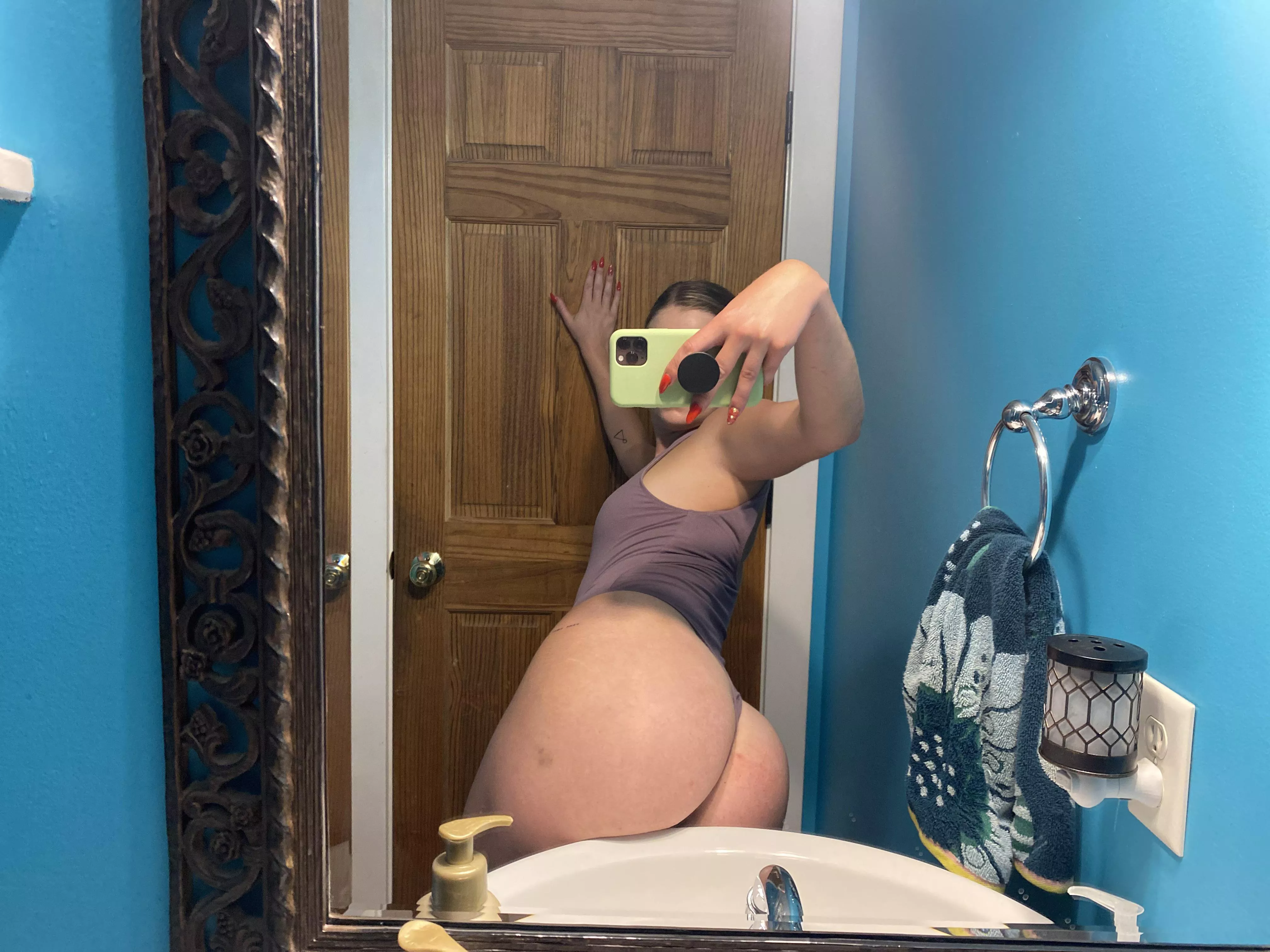 my favorite bodysuit 😍 posted by blunntc111