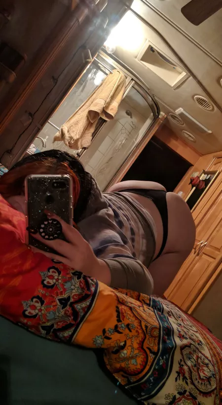 my favorite position 🥰 by xpeachybunz