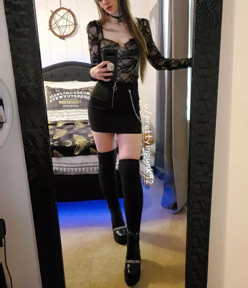 My favorite tight skirt by prettyinpunk92