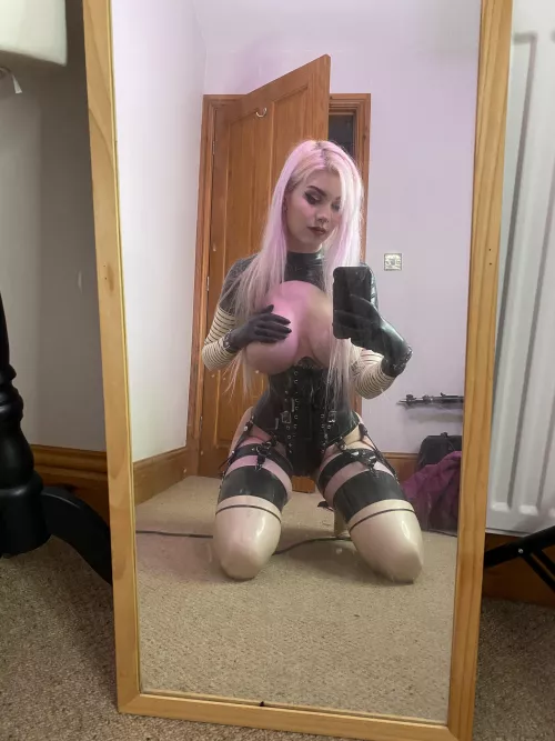 My favourite shiny outfit 💖 by psyrenne