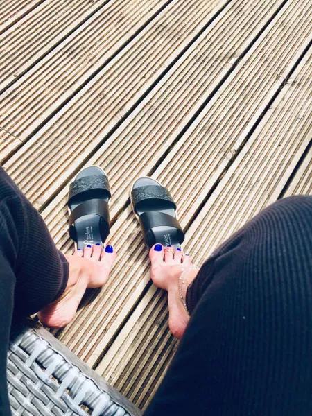 My feet at your service 💙❤️💙 by kokkina_aphrodit