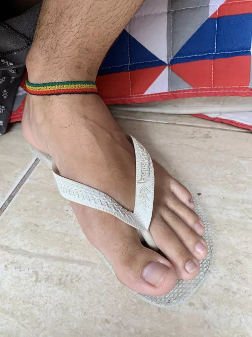 My feet can easily be your new addiction 😏 by carllitu