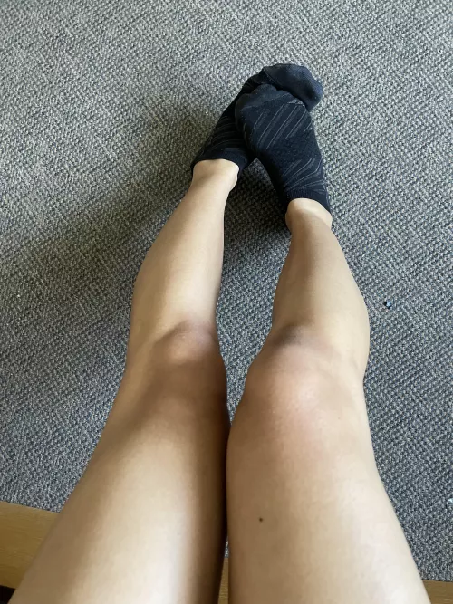 My feet get so sweaty post-workout 🦶💦 by smoldirtyfeet