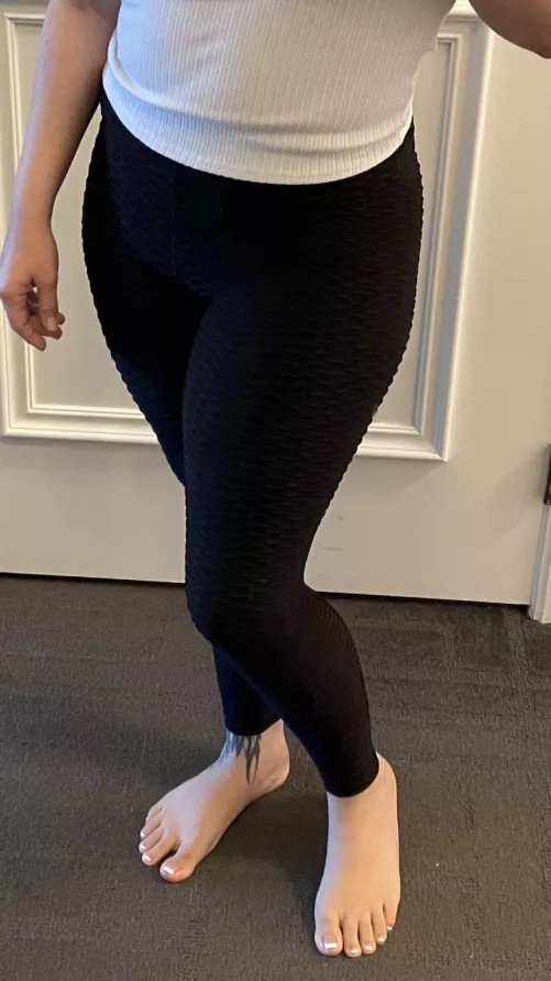 My feet in a hotel room 😏 by Vernaceei