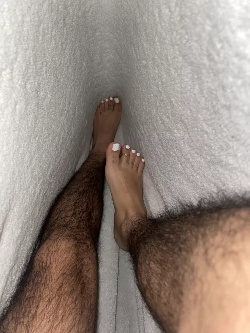 My feet need attention by Paintedtoenails420