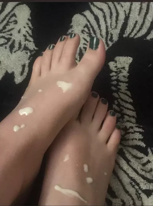 My feet by bAlyssa33