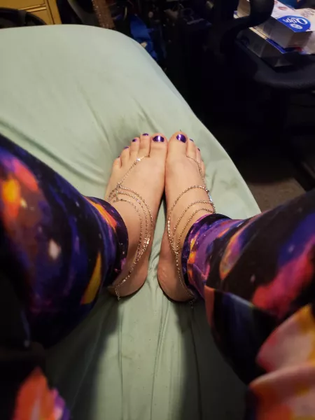 My feet would look great on your cock, Dont you agree? by cd_ashley93