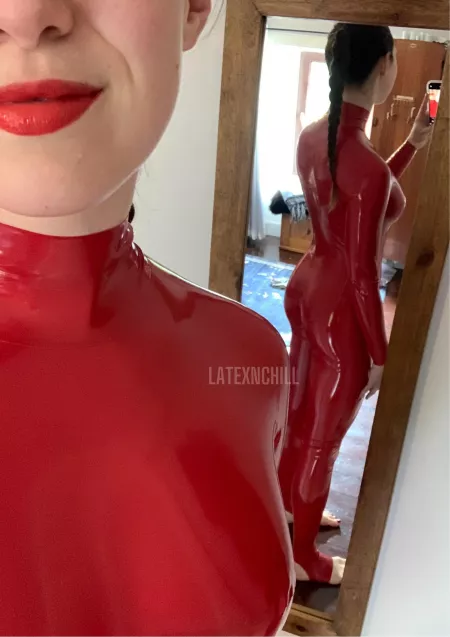 My fetish is giving other people a latex fetish. by LATEXnCHILL