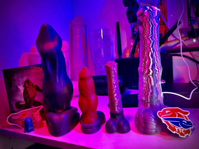 My first fantasy toys. I’m really excited to try thick and groovy David on the far left by Wellm0_J