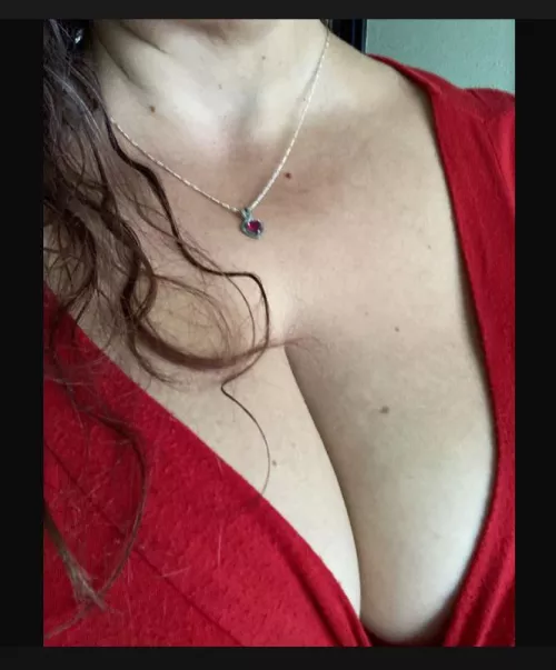 My first post here. I always appreciate a bit of cleavage by smowgli123