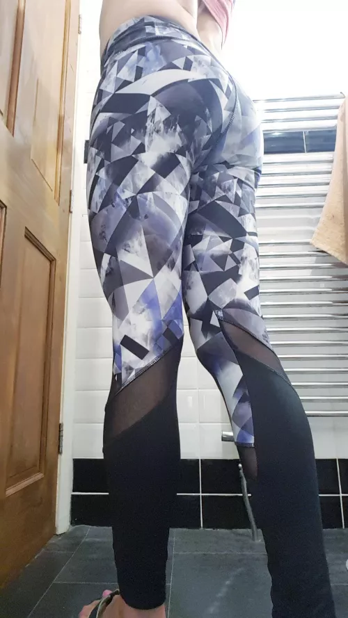 My first post in r/leggings, gym leggings r my life by lushlauraxo