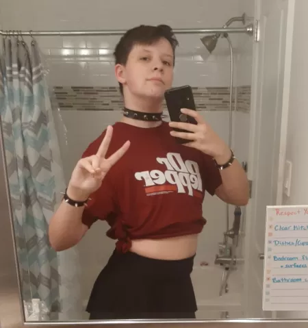 My first time ever dressing feminine like this <:3 by OculusEnd