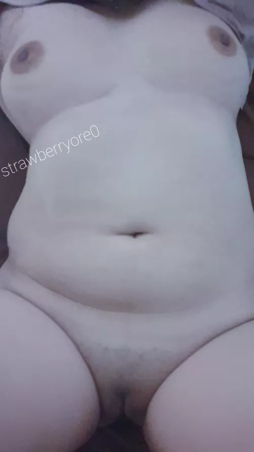 My first time posting a full body nude. I hope you like it. (F)(oc) by strawberryore0