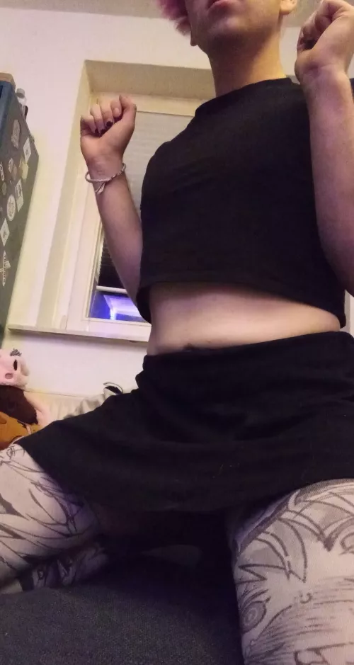My first time wearing a Crop top >< ahh i hope it looks okay 🥺 love u guys >~< by OcramsKitten