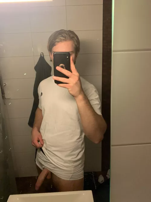 My flaccid swedish meat, wyt? by Background_Road9382