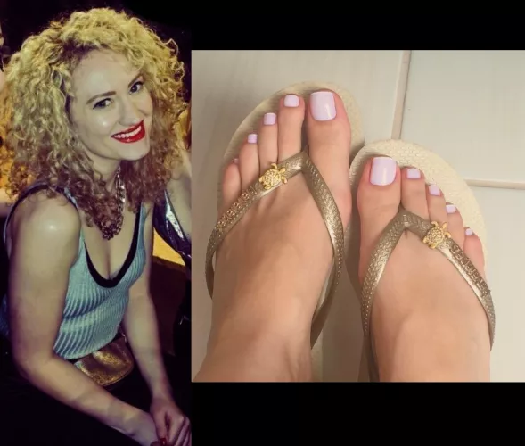 My friend said she didn't have nice feet then sent me this 😳 by Dammit456