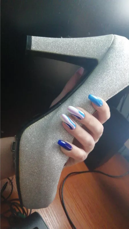 My friend sexy hands and heels by somethingray