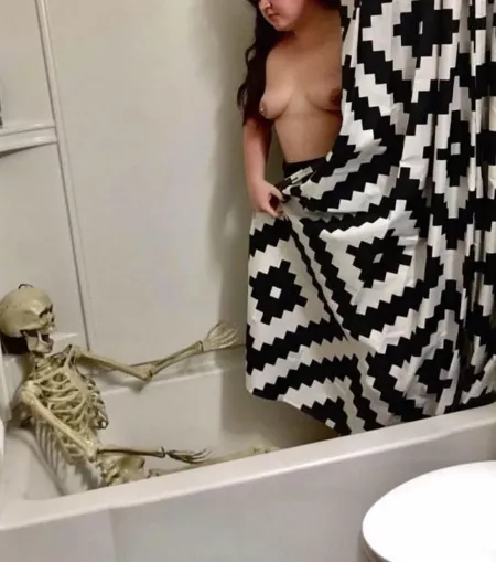 My fuck buddy waiting (f)or me to agree to shower sex by GirlsGoneCultivated