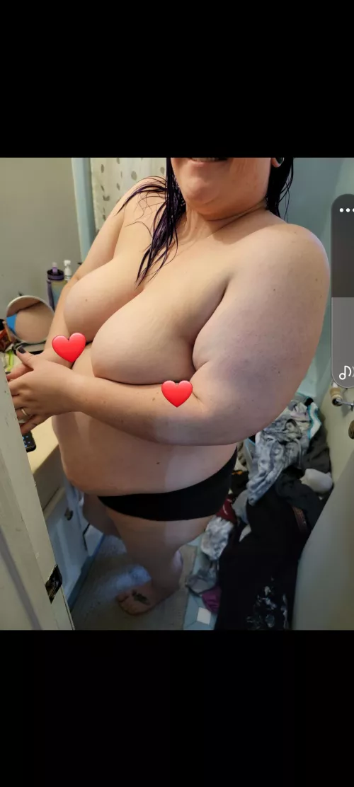 My G[F33] thinks she is unattractive. Would you guys help prove her wrong? by Darth_Cockus