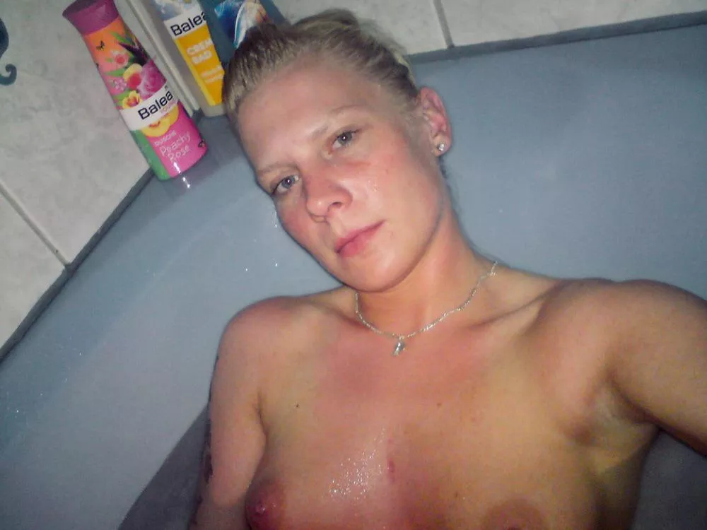 My girlfriend answered with this picture to my question how and what she’s doing right know... posted by germanXXXstranger