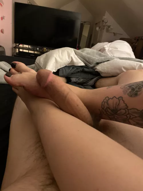 My girlfriends sweet feet. Dm. by NoEcho2878