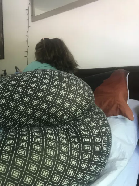 My girls butt is comfy right? by [deleted]