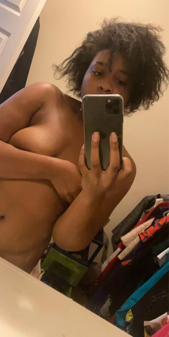 My hair is SOOO messy in the morning ☺️ posted by thiccibabi